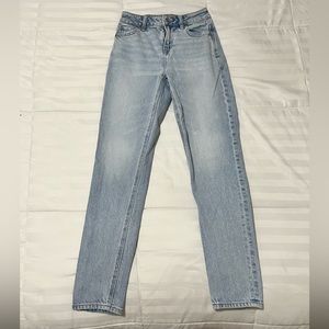 American Eagle High-Rise Strigid Mom Jean